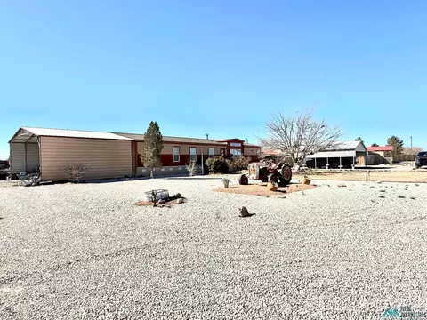 809 Pecan Ave, Artesia, NM 88210