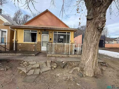 524 S 1st St, Raton, NM 87740