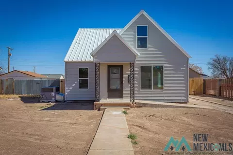 911 S Roselawn Ave, Artesia, NM 88210