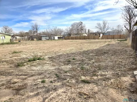 307 W 309 W Kemp St, Artesia, NM 88210