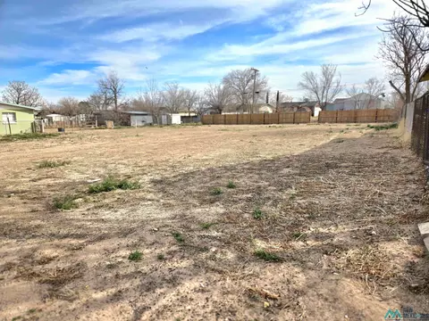 307 W Kemp St, Artesia, NM 88210
