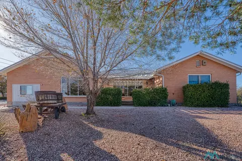 909 Susan Ave, Gallup, NM 87301
