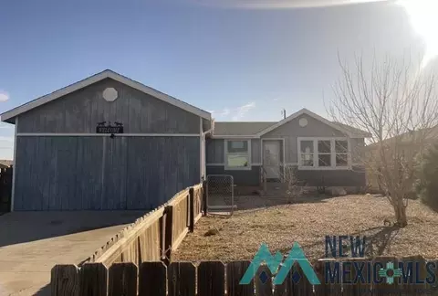 2202 Iris St, Carlsbad, NM 88220