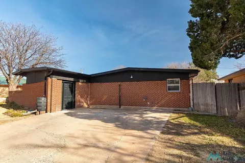 133 New Mexico Dr, Portales, NM 88130