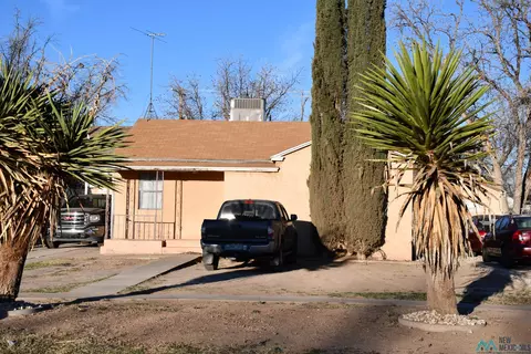 507 S Lake St, Carlsbad, NM 88220