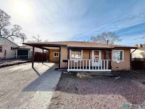 706 Sunset Dr, Gallup, NM 87301