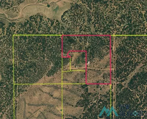 51 Panther Rd, Vanderwagen, NM 87301