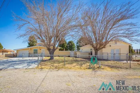 20 Nichol St, Carlsbad, NM 88220