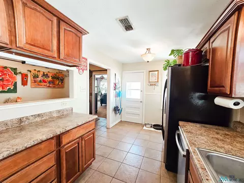 Kitchen - 1708 Ross St, Clovis, NM 88101 photo 3 of 3
