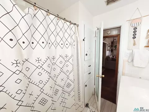 Bath - 1708 Ross St, Clovis, NM 88101 photo 1 of 4