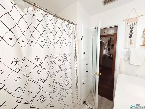 Bath - 1708 Ross St, Clovis, NM 88101 photo 1 of 4