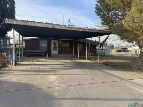 1213 W Dallas Ave, Artesia, NM 88210