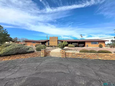 1509 S Grandview Dr, Gallup, NM 87301