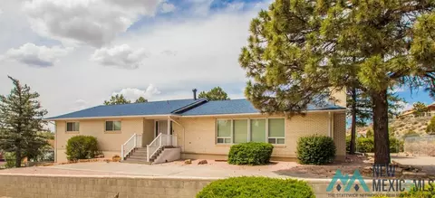 1510 Grandview Dr, Gallup, NM 87301