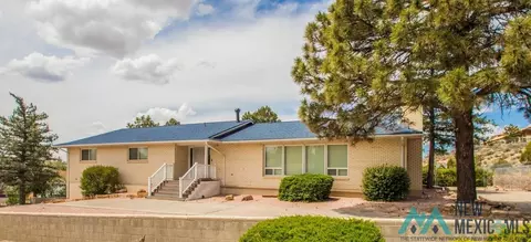 1510 Grandview Dr, Gallup, NM 87301