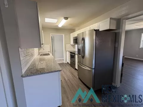 Kitchen - 804 Kathie, Clovis, NM 88101 photo 2 of 2
