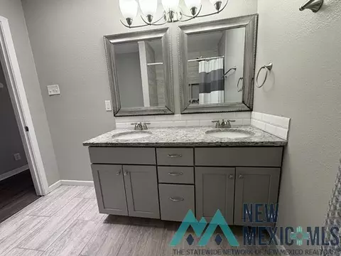 Bath - 804 Kathie, Clovis, NM 88101 photo 5 of 5