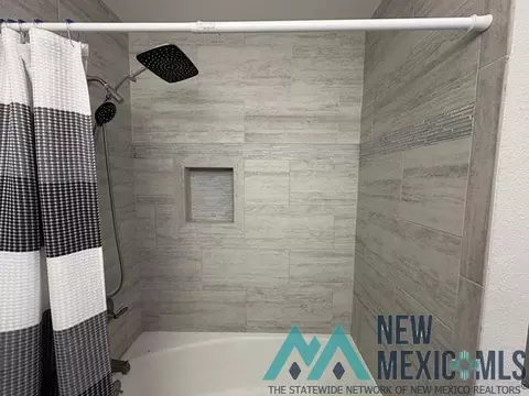 Bath - 804 Kathie, Clovis, NM 88101 photo 4 of 5