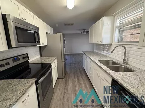 Kitchen - 804 Kathie, Clovis, NM 88101 photo 1 of 2