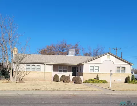 102 W Berry Dr, Hobbs, NM 88240