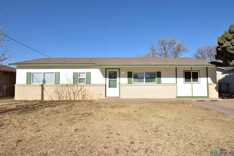 1704 Laura Ln, Clovis, NM 88101