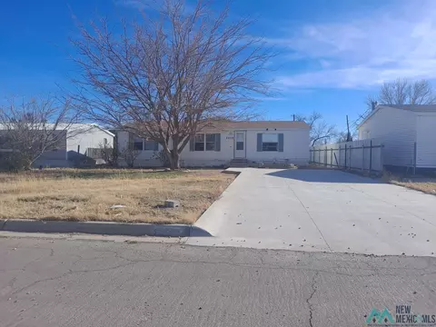 2209 Sandyridge Dr, Carlsbad, NM 88220