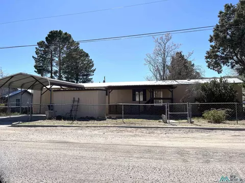 700 Carmen St, Williamsburg, NM 87942