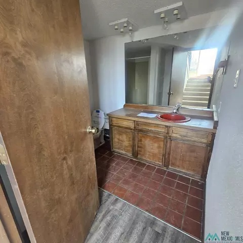 Bath - 121 Remuda Dr, Clovis, NM 88101 photo 3 of 4