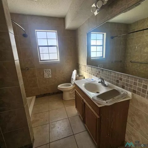 Bath - 121 Remuda Dr, Clovis, NM 88101 photo 1 of 4