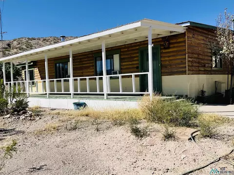 14 Mars Hill Rd, Williamsburg, NM 87942