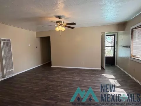 Living - 108 Sandia Dr, Clovis, NM 88101 photo 2 of 2