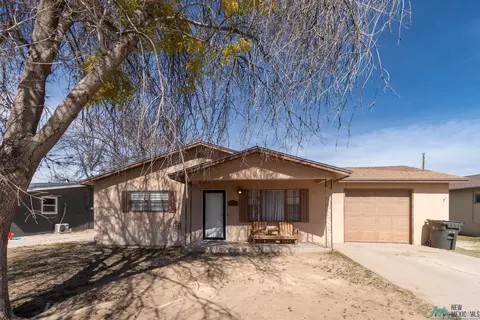 2004 Solona Rd, Carlsbad, NM 88220