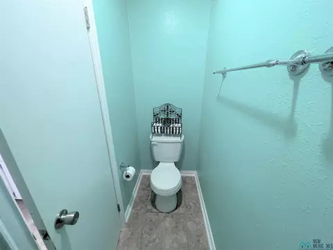 Bath - 2016 Glenarm, Clovis, NM 88101 photo 4 of 5