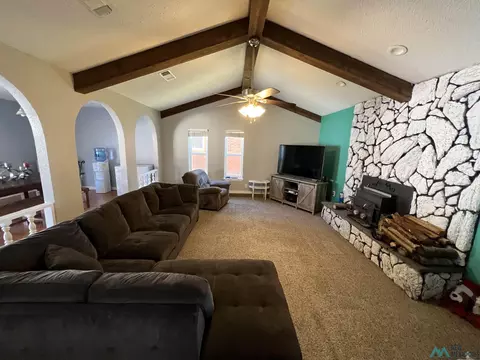 Living - 2016 Glenarm, Clovis, NM 88101 photo 1 of 3