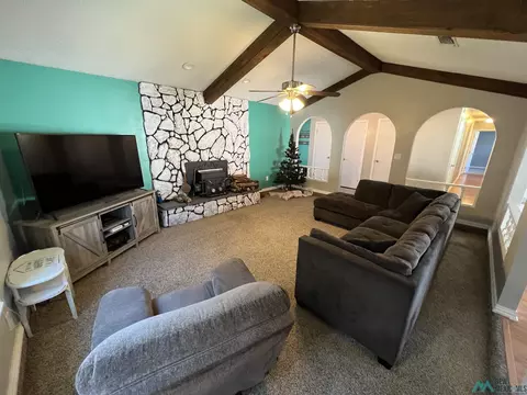 Living - 2016 Glenarm, Clovis, NM 88101 photo 2 of 3