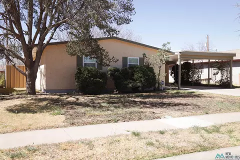 2208 Crenshaw Dr, Roswell, NM 88201