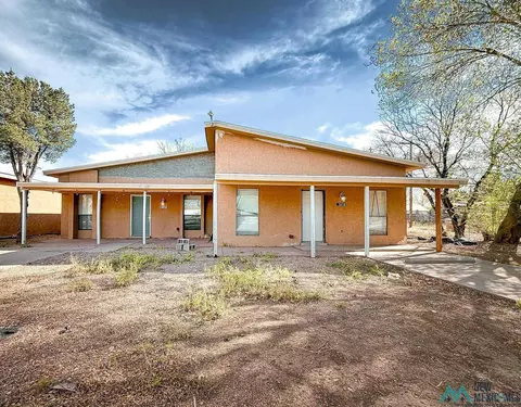 302 W 9th St Apt A B, Roswell, NM 88201