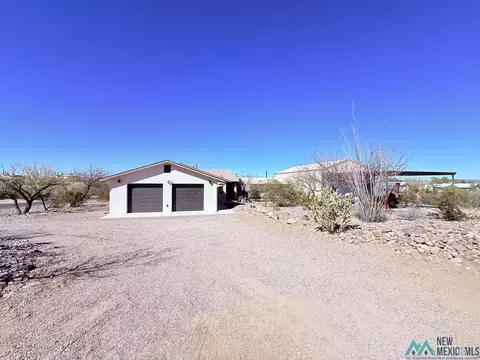 101 Mimbres Dr, Elephant Butte, NM 87935