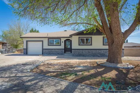 8 Sunset Pl, Roswell, NM 88203