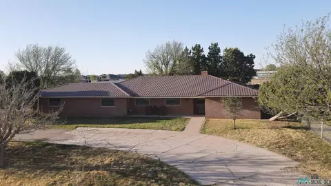 1404 W College Ln, Hobbs, NM 88242