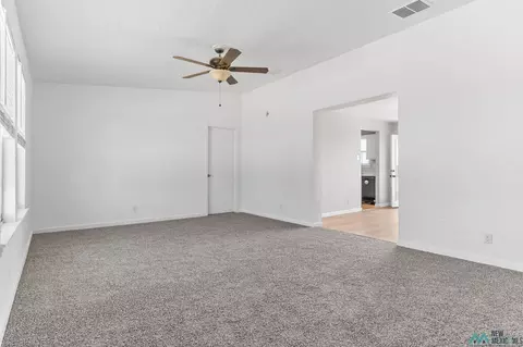 Living - 1691 County Road K St, Clovis, NM 88101 photo 1 of 2
