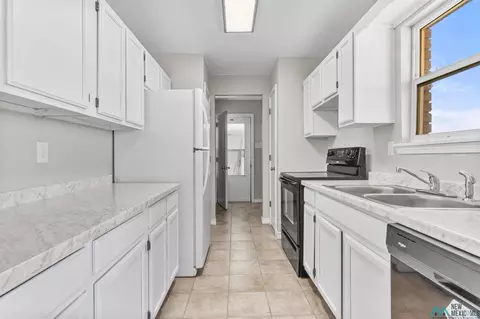 Kitchen - 1691 County Road K St, Clovis, NM 88101 photo 1 of 2