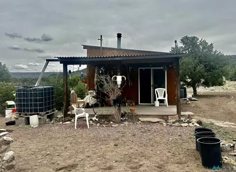 28 Corner Dr, Quemado, NM 87829