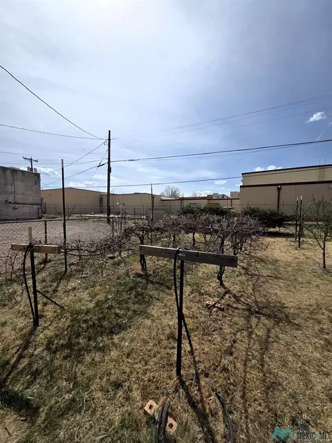 Exterior - 1620 Gidding St, Clovis, NM 88101 photo 5 of 6