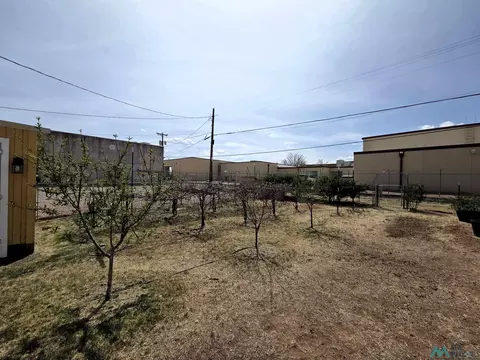 Exterior - 1620 Gidding St, Clovis, NM 88101 photo 4 of 6