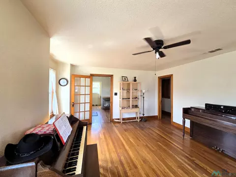 Living - 1620 Gidding St, Clovis, NM 88101 photo 3 of 3