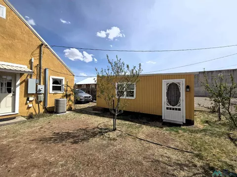 Exterior - 1620 Gidding St, Clovis, NM 88101 photo 2 of 6