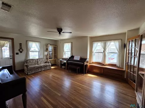 Living - 1620 Gidding St, Clovis, NM 88101 photo 1 of 3