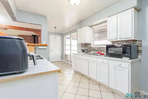 Kitchen - 913 Mora St, Clovis, NM 88101 photo 5 of 7
