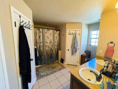 Bath - Undisclosed, Clovis, NM 88101 photo 2 of 3